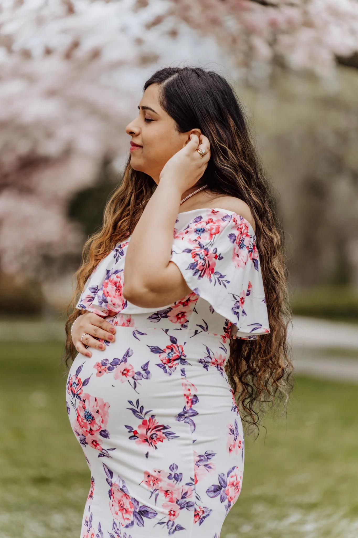 Bridal details - shoes and bouquet