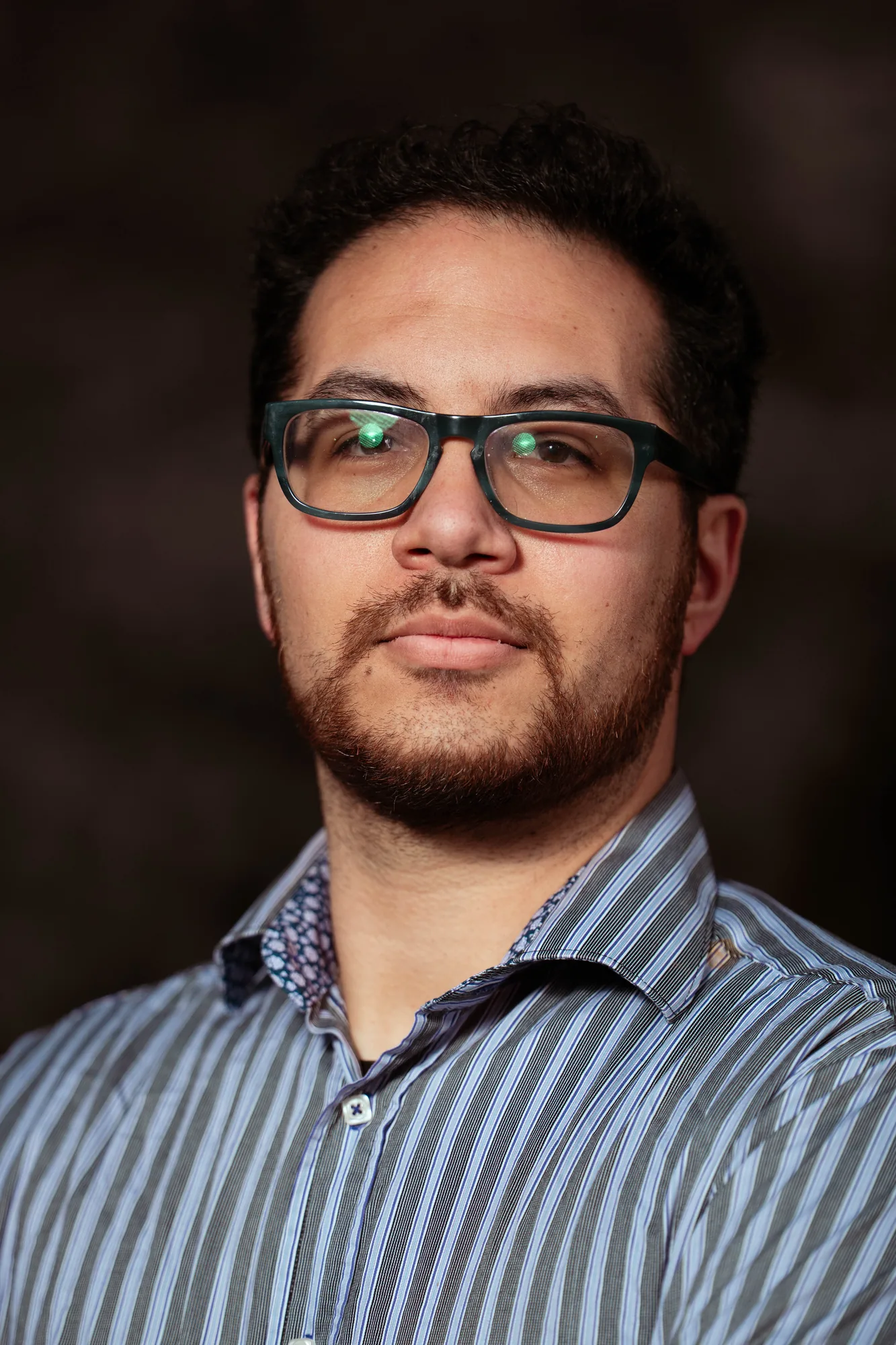 Natural-light professional headshot portrait, Lake Stevens WA