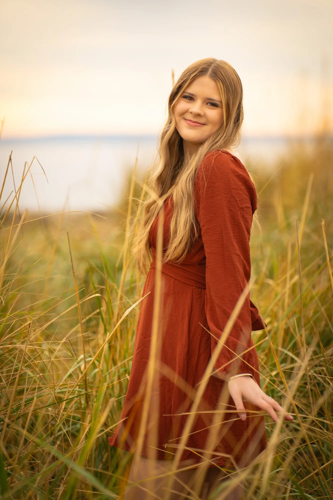 Senior portraits in a meadow