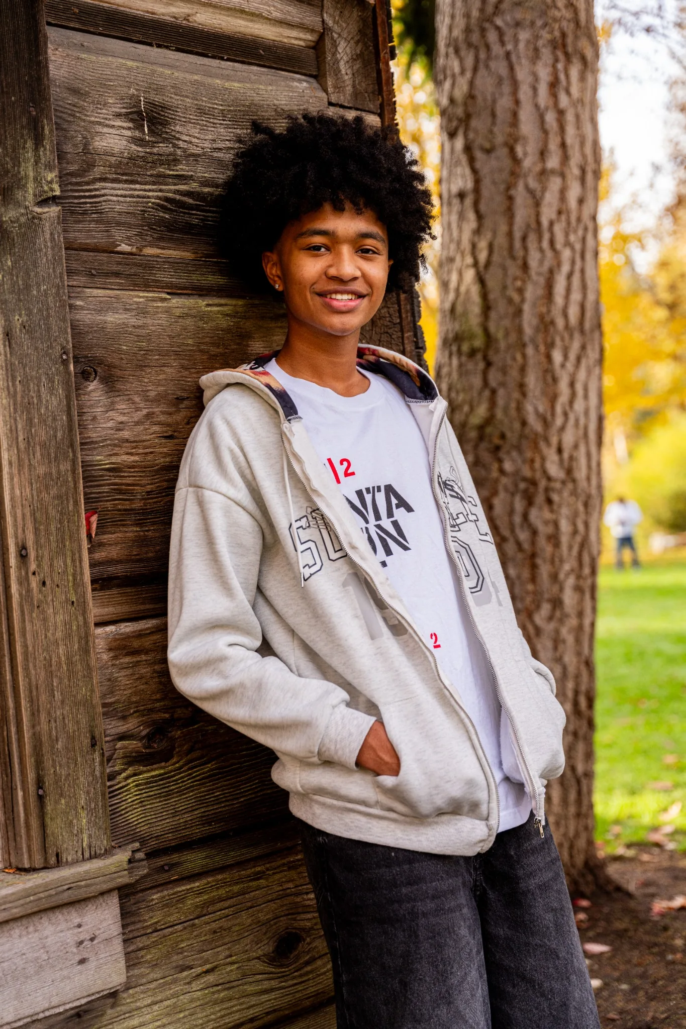 Class of 2027 senior portraits in Snohomish County natural setting